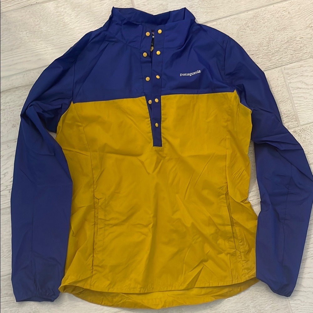 Patagonia windbreaker